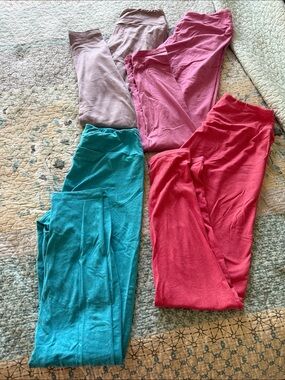 LuLaRoe Leggings Bundle in Teal, Red, Pink, Mauve